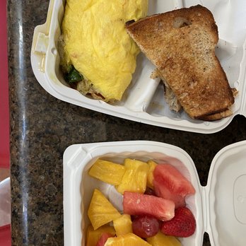Hollywood Beach Cafe - Breakfast & Brunch Near Me - Oxnard, California