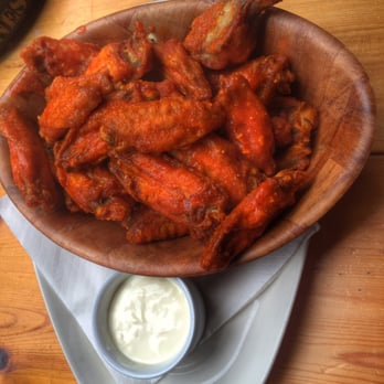 The Hudson Bar - 33 wings - Bars Near Me - Belfast, BFS