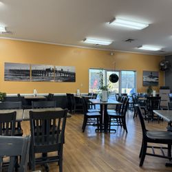 PMS Deli - Dining room