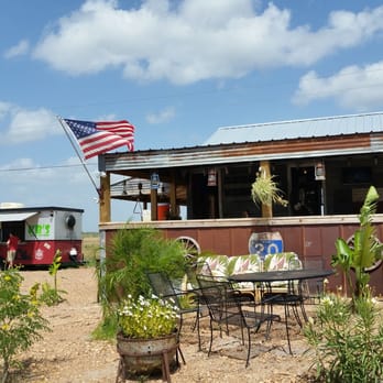 KBs BBQ - a table and chairs in front of a bbq - Food Trucks Near Me - Victoria, Texas KBs BBQ - a table and chairs in front of a bbq - Food Trucks Near Me - Victoria, Texas