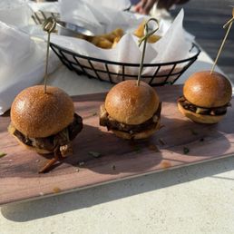 Sliders / Fries Sliders / Fries