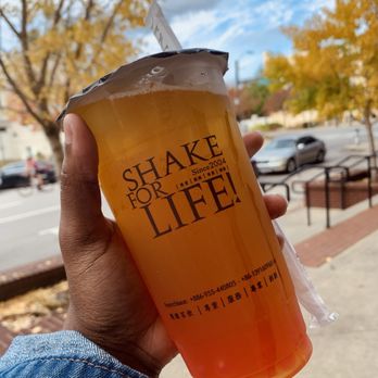 Ding Tea Athens - Mango tea with popping boba - Bubble Tea Near Me - Athens, Georgia