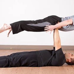 Knotty Yoga - Partner balance