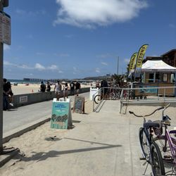 A pit stop on the bikes for ice cream on the boardwalk!