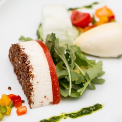 Gasthaus Kehlberghof - Burgauer Bio Schafskäse mit Gurken, Paprika, weißes Tomaten-Olivenöleis