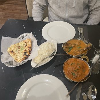 Royal Spice - Butter Chicken Lamb Chops Masala Garlic Naan - Indian Near Me - Linthicum Heights, Maryland