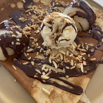 Ti Breizh - Chocolate crepe with warm pears. - French Near Me - Hamburg, HH Ti Breizh - Chocolate crepe with warm pears. - French Near Me - Hamburg, HH
