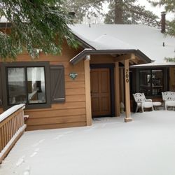 Honey Pine lodge - Winter snow at Honey Pine Lodge
