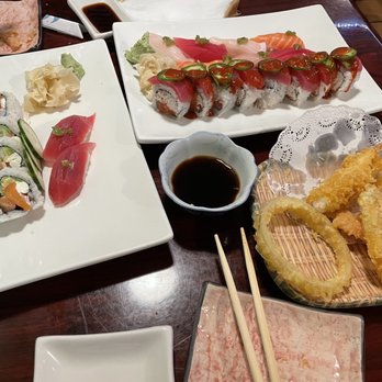 Wonderful Sushi - Philadelphia Roll, El Fuego House Roll, Mixed Tempura, toro nigiri, and a sushi Sashimi Combo A - 3x3....I think that's the combo - Sushi Bars Near Me - San Diego, California