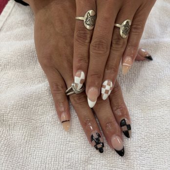 7 Nails & Spa - Nail Salons Near Me - Herndon, Virginia