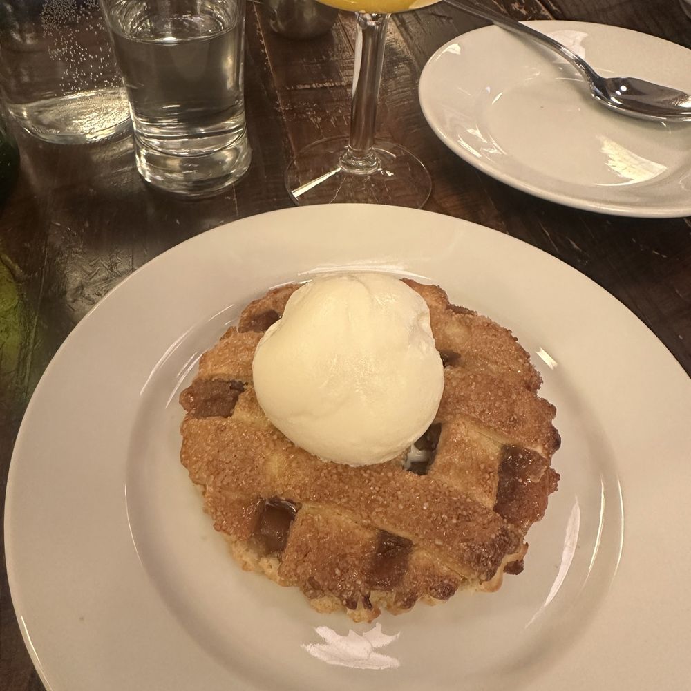 The Smith - Honeycrisp Apple Pie - New American Near Me - Washington, DC, District of Columbia The Smith - Honeycrisp Apple Pie - New American Near Me - Washington, DC, District of Columbia