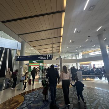 Capital One Lounge - Airport Lounges Near Me - Dallas, Texas