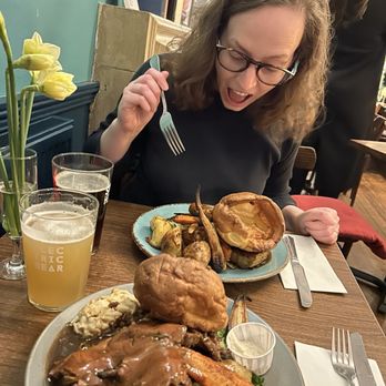 The Garricks Head - Two Sunday Roasts and two pints - Pubs Near Me - Bath, BAS The Garricks Head - Two Sunday Roasts and two pints - Pubs Near Me - Bath, BAS