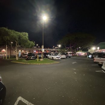 Yi Xin Cafe - Large parking lot patrolled by security - Hong Kong Style Cafe Near Me - Honolulu, Hawaii Yi Xin Cafe - Large parking lot patrolled by security - Hong Kong Style Cafe Near Me - Honolulu, Hawaii