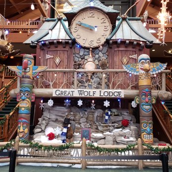 Great Wolf Lodge - Clock tower in lobby - Resorts Near Me - Baraboo, Wisconsin Great Wolf Lodge - Clock tower in lobby - Resorts Near Me - Baraboo, Wisconsin