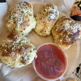 (4 pc) Garlic Knots with Marinara-$5