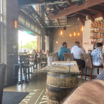 Parallel Wine and Whiskey Bar - Nice indoor outdoor seating - Wine Bars Near Me - Ashburn, Virginia