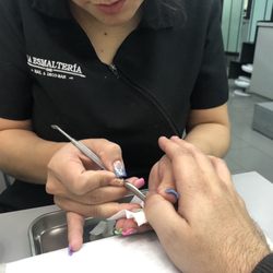 La Esmaltería - Manicure