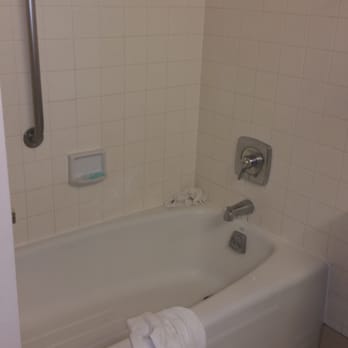 Clarion Hotel - This is the first room they put us my husband ask me if I shower I said we just got here. - Hotels Near Me - Concord, California