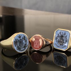 Rettberg René - Siegelringe aus massivem Gelbgold und Rotgold mit handgravierten Familienwappen
