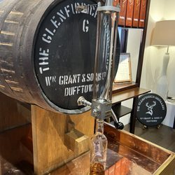 Glenfiddich Distillery - Pour your own. Cask 98. 15year
