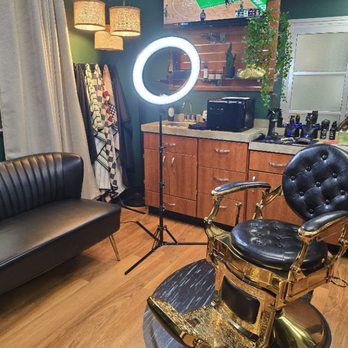 Cord's Barber Lounge - Barbers Near Me - Folsom, California