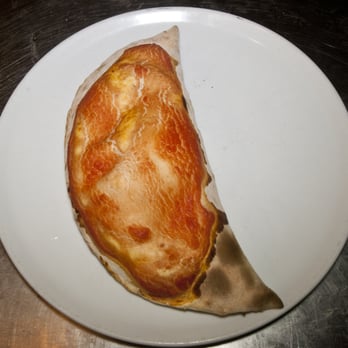 Trianon - Calzone tradizionale - Pizza Near Me - Genova, GE