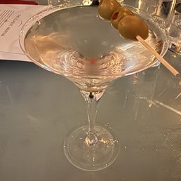 A perfect gin dirty martini