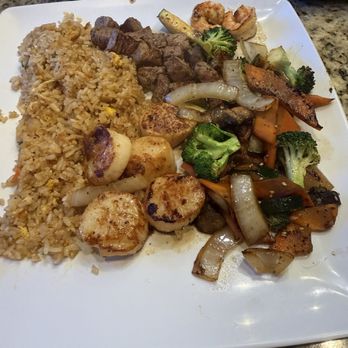 Kaze - Filet mignon and scallops with fried rice and vegetables - Japanese Near Me - Dallas, Texas Kaze - Filet mignon and scallops with fried rice and vegetables - Japanese Near Me - Dallas, Texas