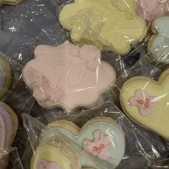 Steph's Desserts - Good tasting cookies but could not read cookies because same colors used to write as frosting - Desserts Near Me