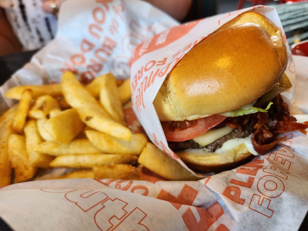 RED ROBIN GOURMET BURGERS AND BREWS 60 Photos & 76 Reviews 236 Westminster Dr, Carlisle