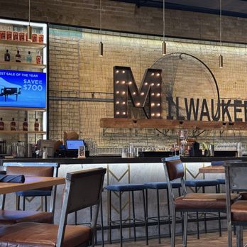 Central Standard Crafthouse & Kitchen - Bar area - Distilleries Near Me - Milwaukee, Wisconsin