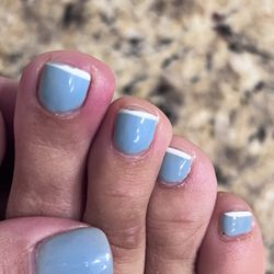 Royal Nail Spa - Infected toe in July 2023 after No chip manicure