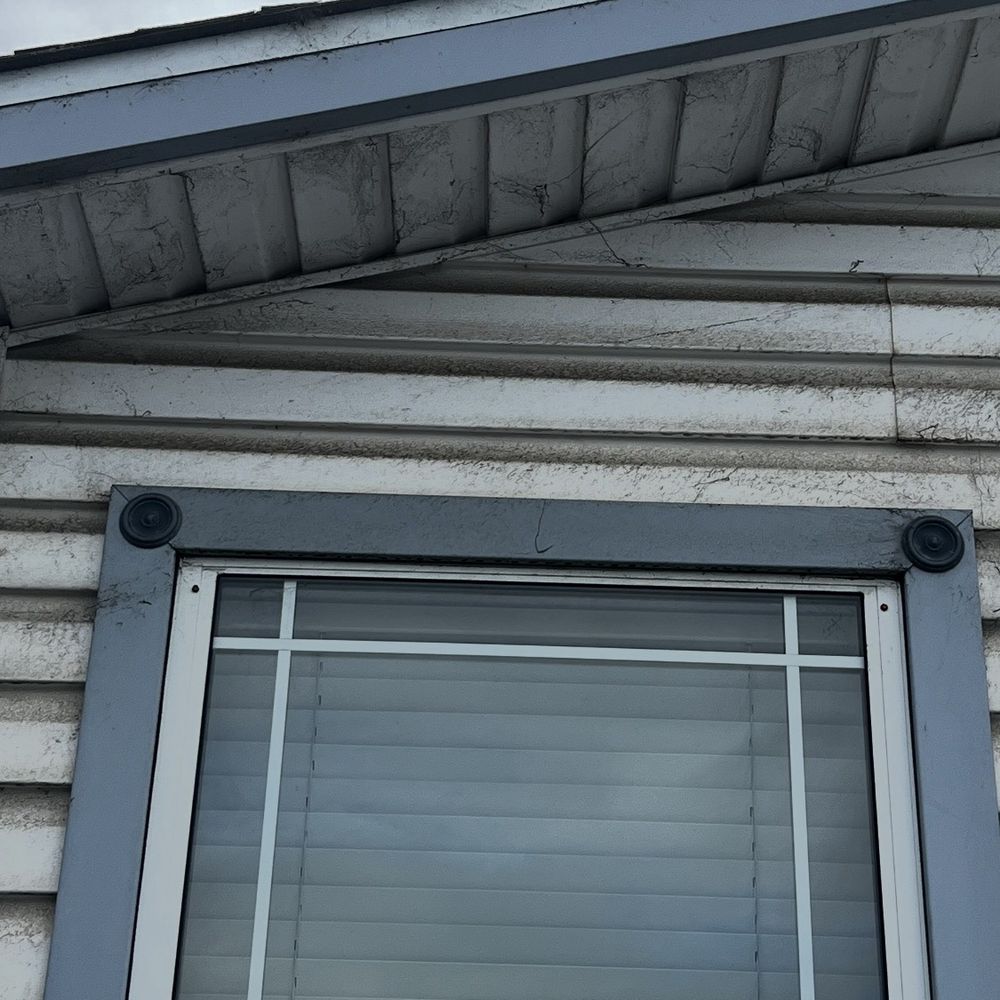 Highland Cleaning Services - BEFORE the cleaning. - Gutter Services Near Me - Paso Robles, California Highland Cleaning Services - BEFORE the cleaning. - Gutter Services Near Me - Paso Robles, California