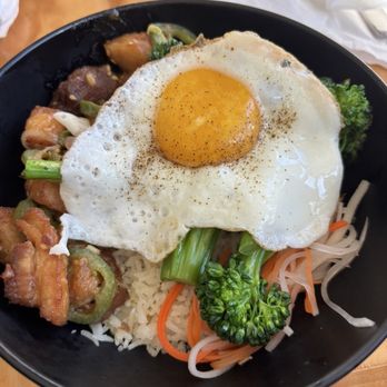 Toast Kitchen & Bakery - Pork belly bowl - Breakfast & Brunch Near Me - Tustin, California