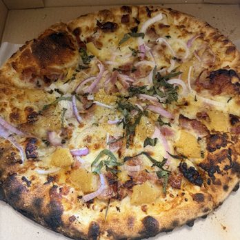 V Pizza - Flyin' Flyin' Hawaiian - Pizza Near Me - Orlando, Florida