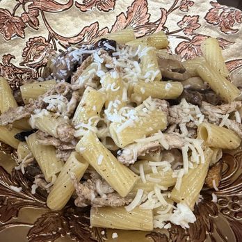 El Toum - Lebanese Pasta with chicken, mushrooms and garlic - Lebanese Near Me - Jackson Heights, New York El Toum - Lebanese Pasta with chicken, mushrooms and garlic - Lebanese Near Me - Jackson Heights, New York