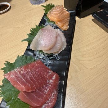 Waka Sakura - Sashimi Platter - Conveyor Belt Sushi Near Me - Gardena, California Waka Sakura - Sashimi Platter - Conveyor Belt Sushi Near Me - Gardena, California