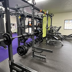 Anytime Fitness - Power racks