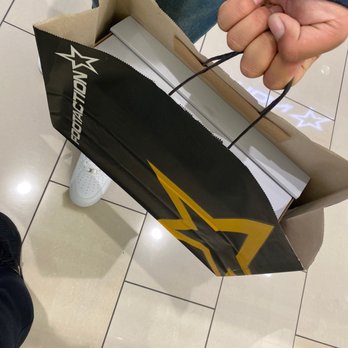 Footaction USA - Shoe Stores Near Me - Glendale, California