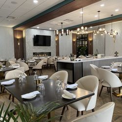 Cucina Calandra - Beautifully Renovated Dining Room