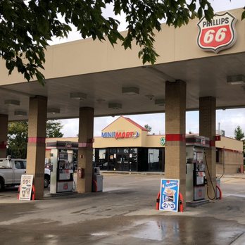 Minit Mart - Building Exterior - Gas Stations Near Me - Olathe, Kansas
