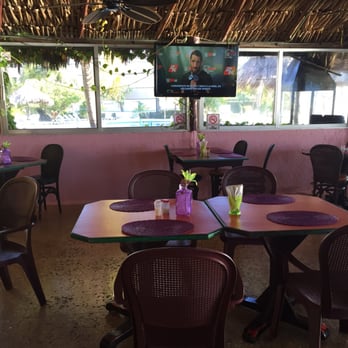 Coral Mar - Here for a quick breakfast. Nothing fancy. - Vacation Rentals Near Me - Cancún, ROO
