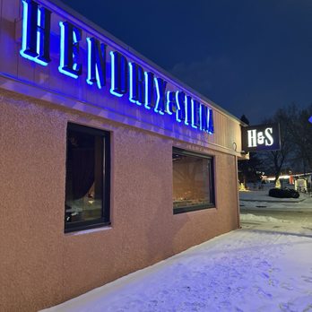 Hendrix & Siena - Outside - Italian Near Me - Hopkins, Minnesota