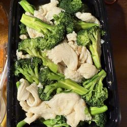 China Wok - Chicken broccoli in white sauce