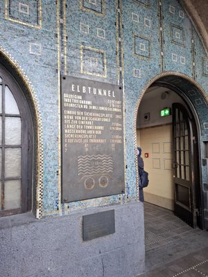Alter Elbtunnel by null