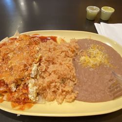 Los Victors - Chilaquiles w red sauce