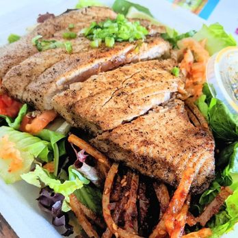 Flyin' Ahi - Seared ahi salad - Food Trucks Near Me - Mililani, Hawaii