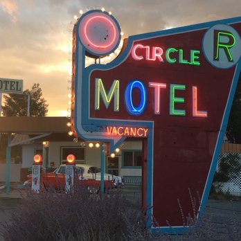 Circle R Motel - Cool Retro Motel - Hotels Near Me - Salida, Colorado