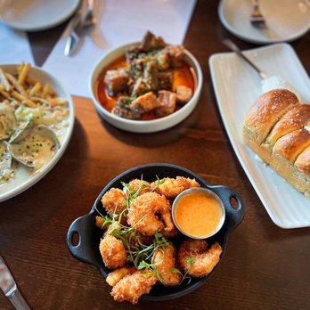 Six Hundredº - Chowder fries, coconut shrimp, general Tso burnt ends, bread - Steakhouses Near Me - Winston-Salem, North Carolina